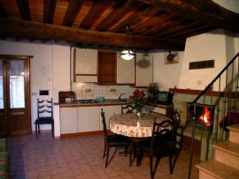agriturismo arezzo - appartamento torre cucina