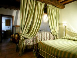 agriturismo arezzo - camera il bosco 2
