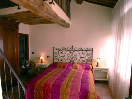 agriturismo arezzo - camera la ginestra 1